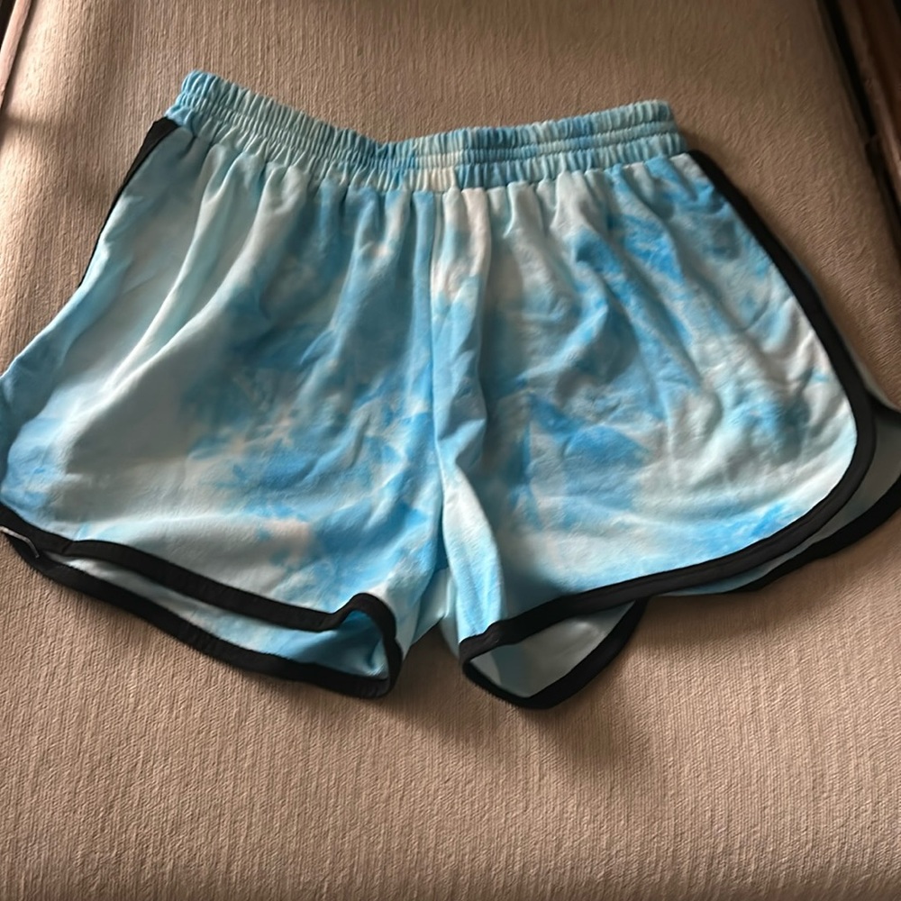 Very cute shorts only worn once.